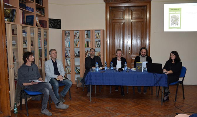 Horváth Futó Hargita, Milan Đorđević, Srđan Damnjanović, valamint a könyvet magyarra fordító Kovács Jolánka. Milan Dunđerski vers. Jugoslav Krajnov újvidéki és Greguss Zalán szabadkai színművész